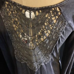 BUCKLE. LONG SLEEVE WOMENS SHIRT NWT